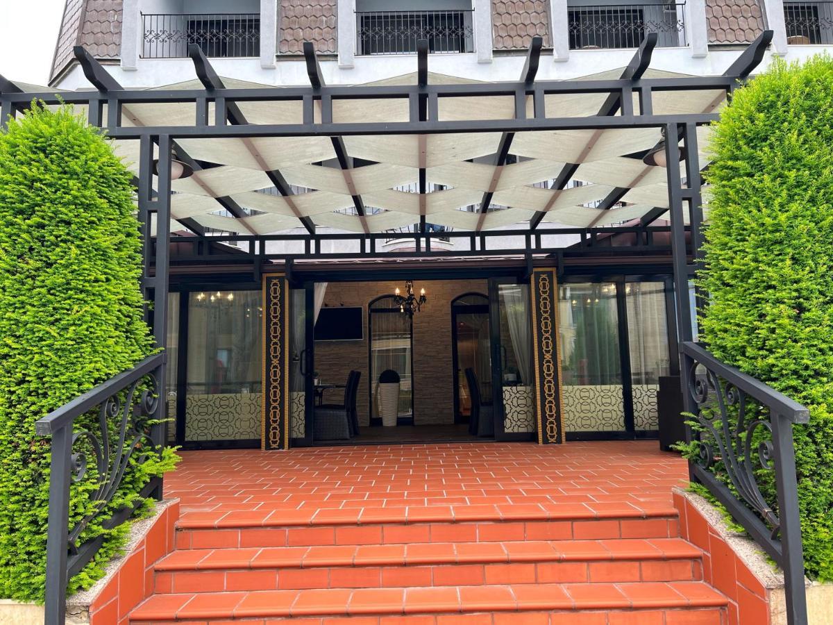 Family Hotel Paradise セインツ・コンスタンティン＆ヘレナ エクステリア 写真