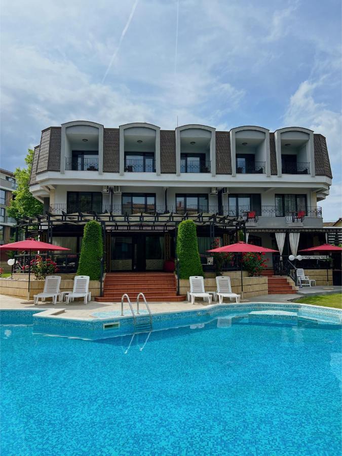 Family Hotel Paradise セインツ・コンスタンティン＆ヘレナ エクステリア 写真